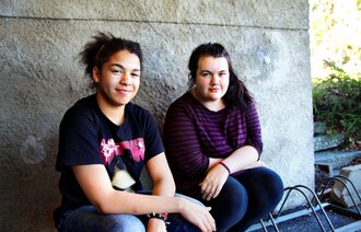 Emily Cottingham (til venstre) og Molly Hjorth Johansen fra Nøtterøy.