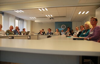 Kreftforeningenes sykepleiere i streik. Her er de på første streikemøte.