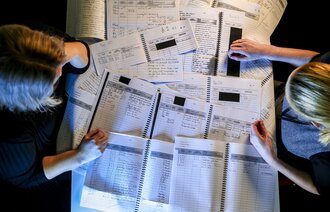 bildet viser håndskrevne tvangslogger