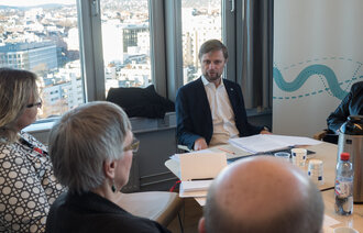 Bent Høie i møte med styringsgruppa