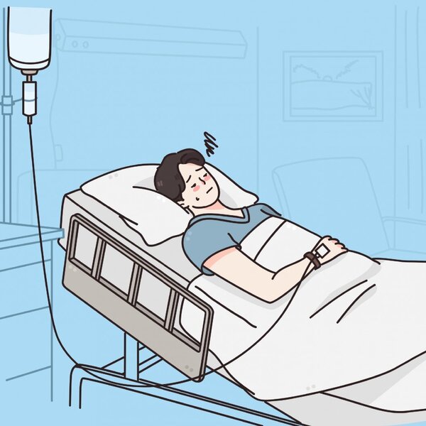 Illustrasjonen viser en pasient som ligger i en sykehusseng og får intravenøst.