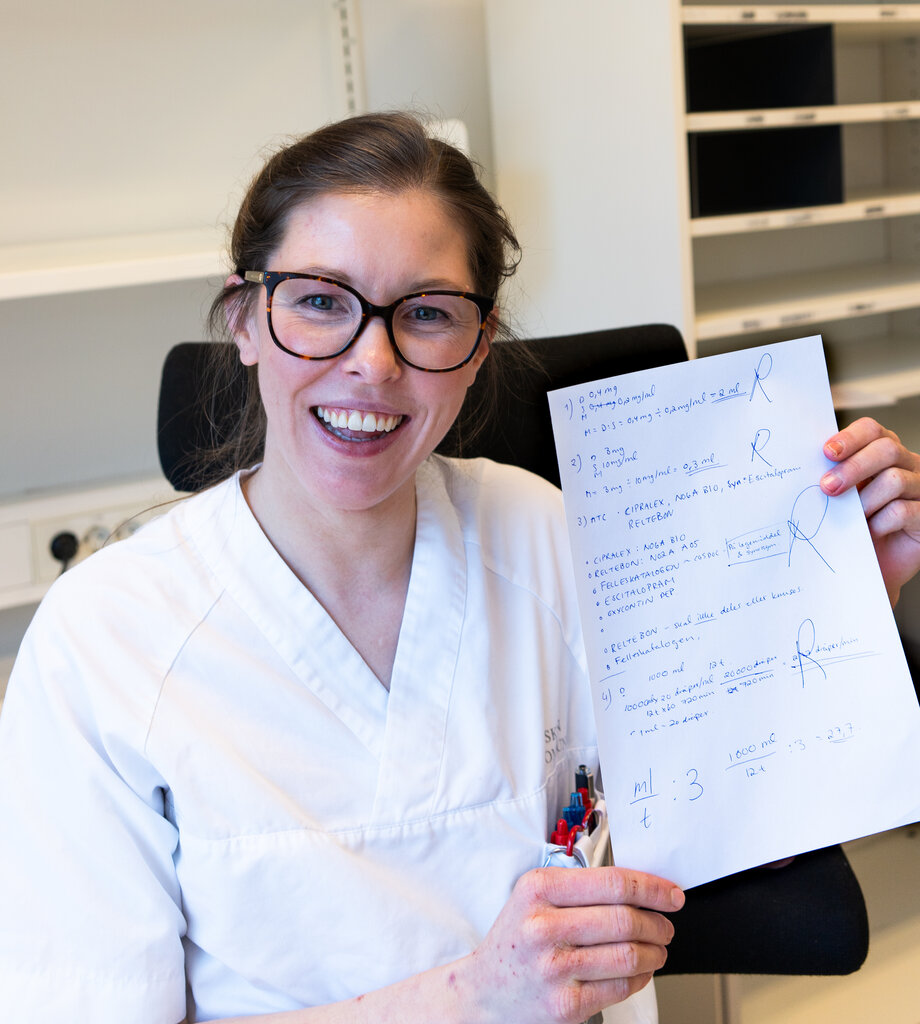 Bildet viser Mari Mangen ved Skien Helsehus