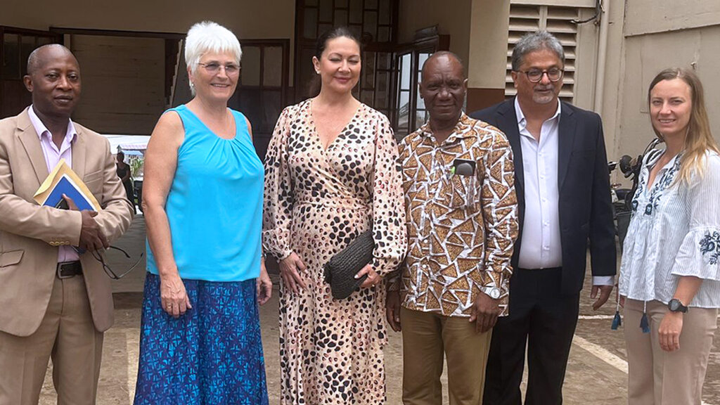 Bildet viser Mohamed Bawoh, Tove Giske, Ingrid Mollestad, Joseph Edem-Hotah, Harish Agnani og Vilde Larsen Nakkim