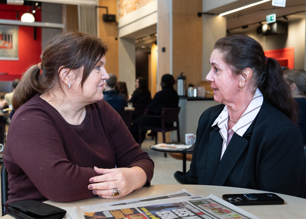 Bildet viser Birthe Maria Eriksen og Renate Carita Nordh