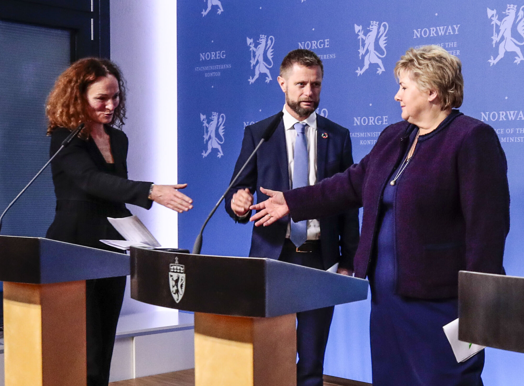 Bildet viser Camilla Stoltenberg, Bent Høie og Erna Solberg.