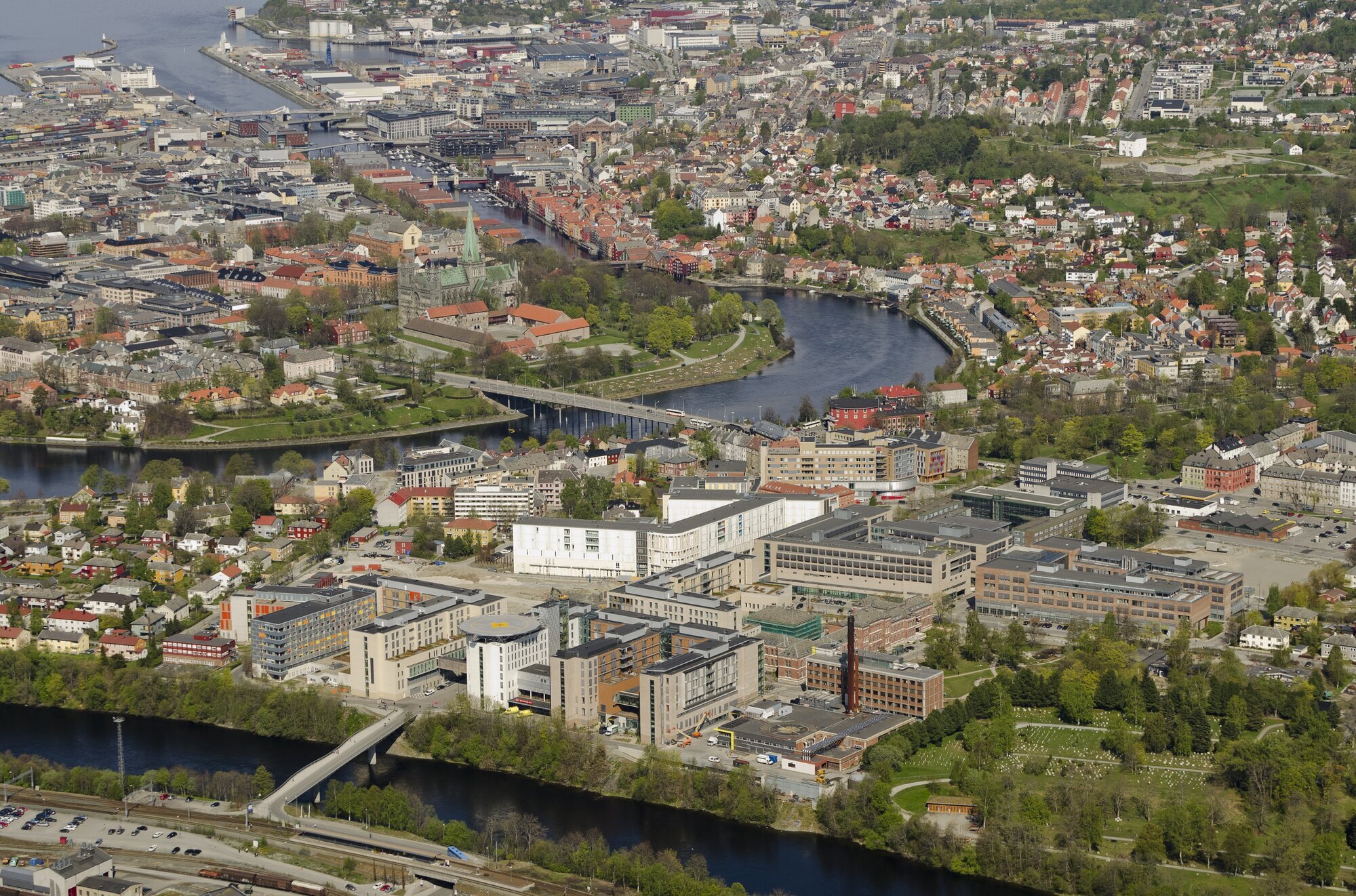Bildet er et flyfoto av St. Olavs hospital