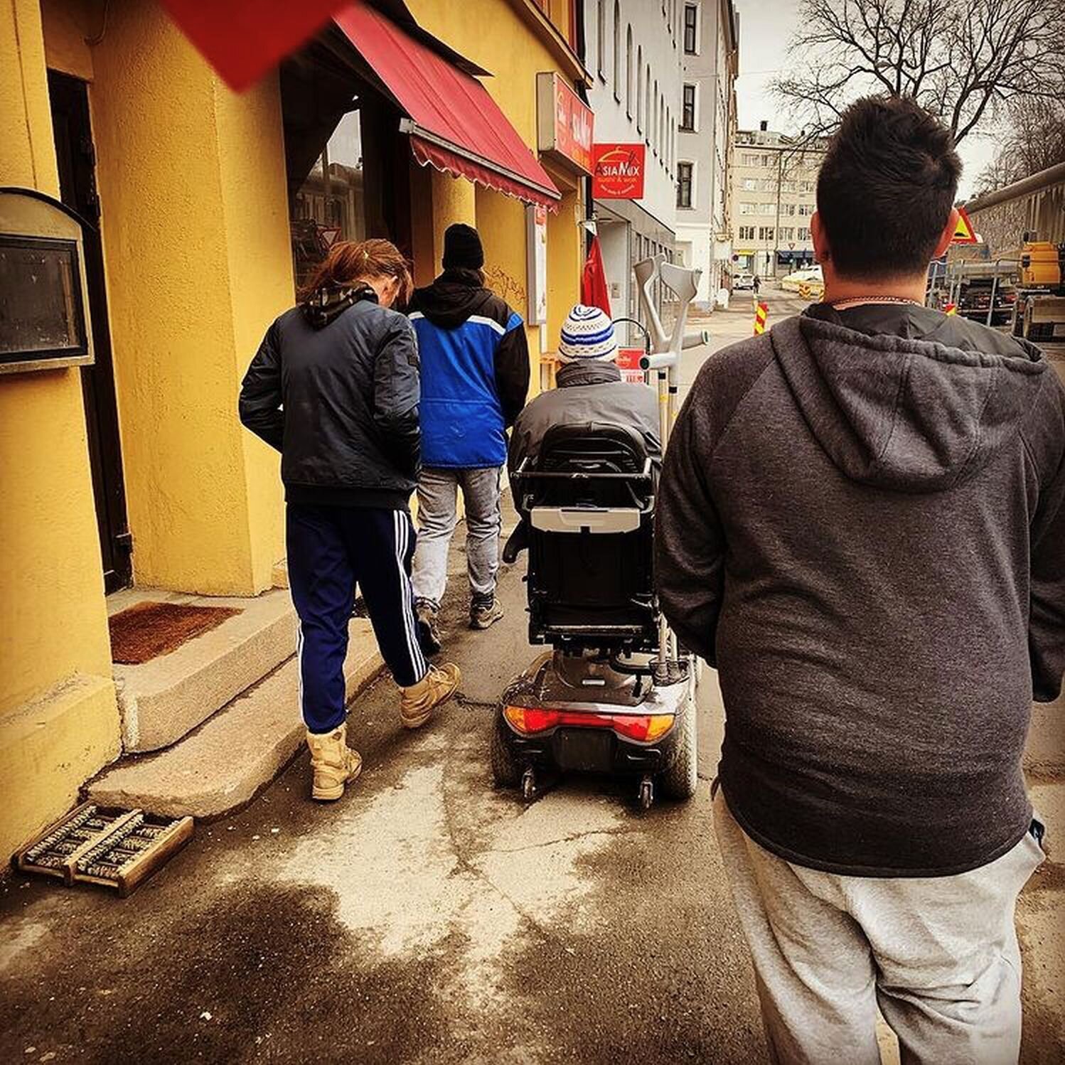 Bildet viser ansatte og pasienter ute på tur i Oslo.