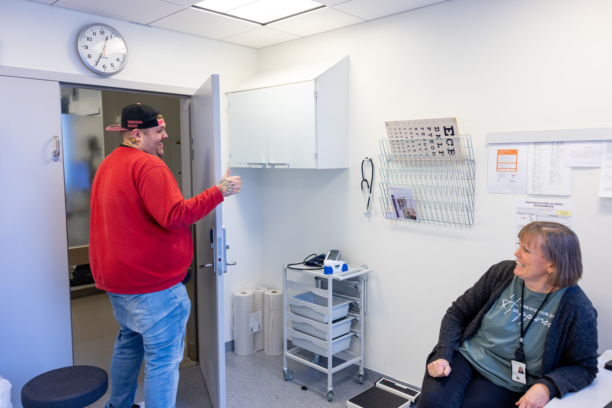 Bildet viser avslutningen på en konsultasjon på Ahus.