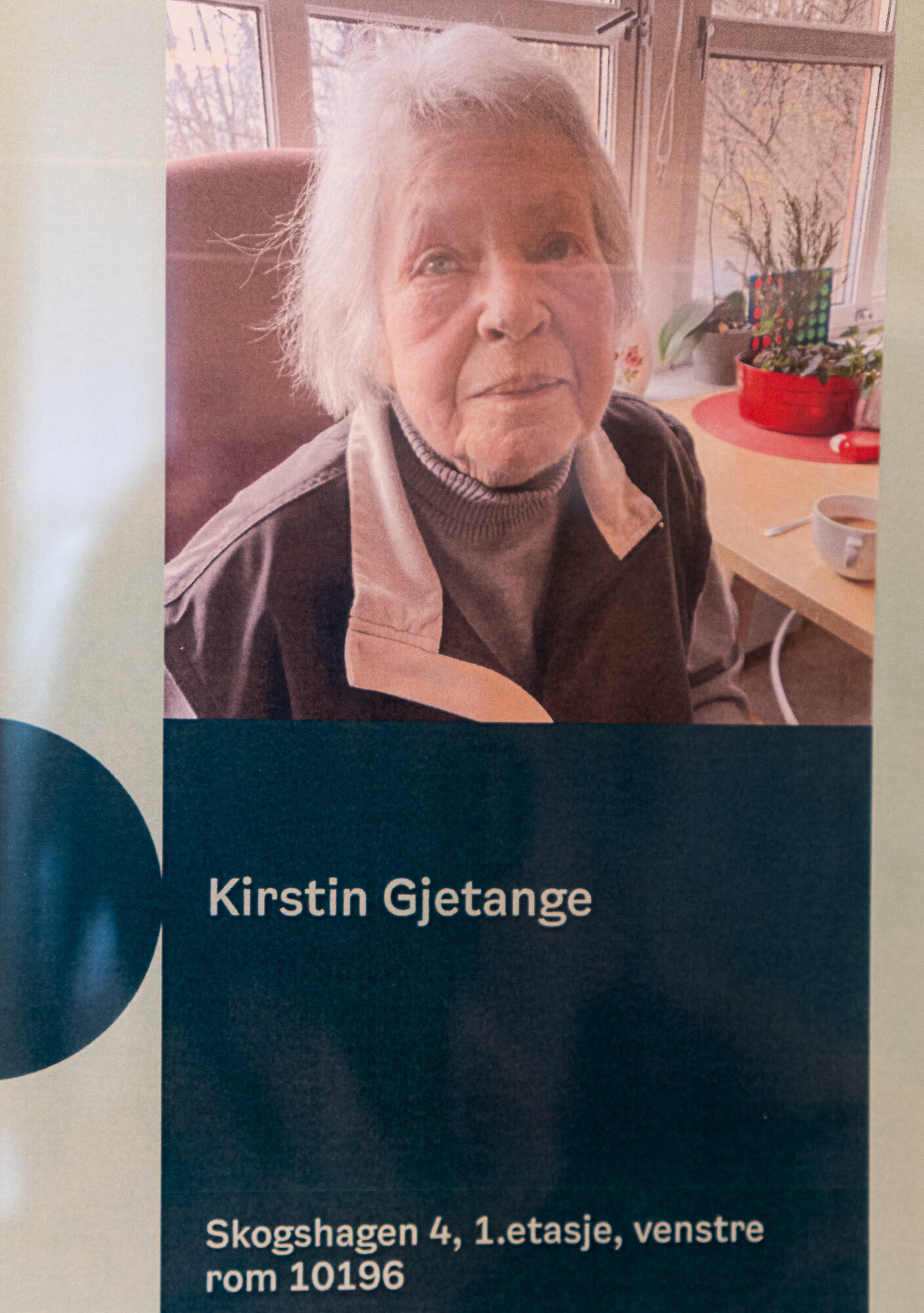 bildet viser Kirstens feilstavede navn på dørskiltet