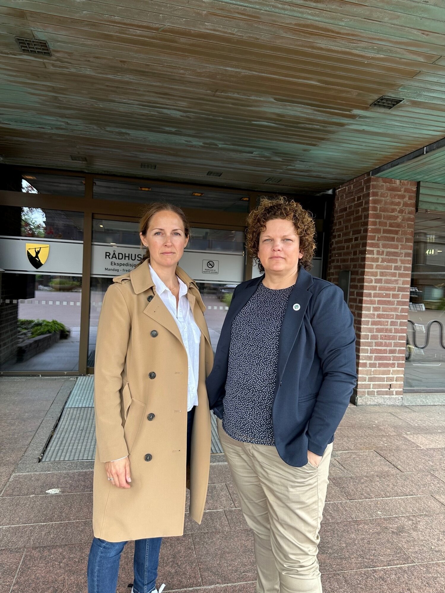 Bilde viser NSFs hovedtillitsvalgt Eileen Monk Berge sammen med NSFs&nbsp;Fylkesleder i NSF Vestfold og Telemark, Margareth Horn,