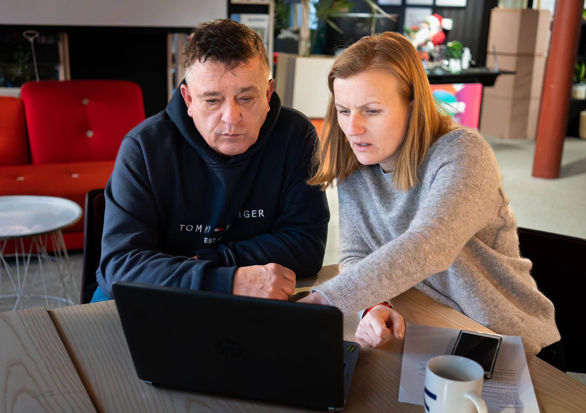 Bildet viser Andrzej Gorecki og Zoja Ghimire