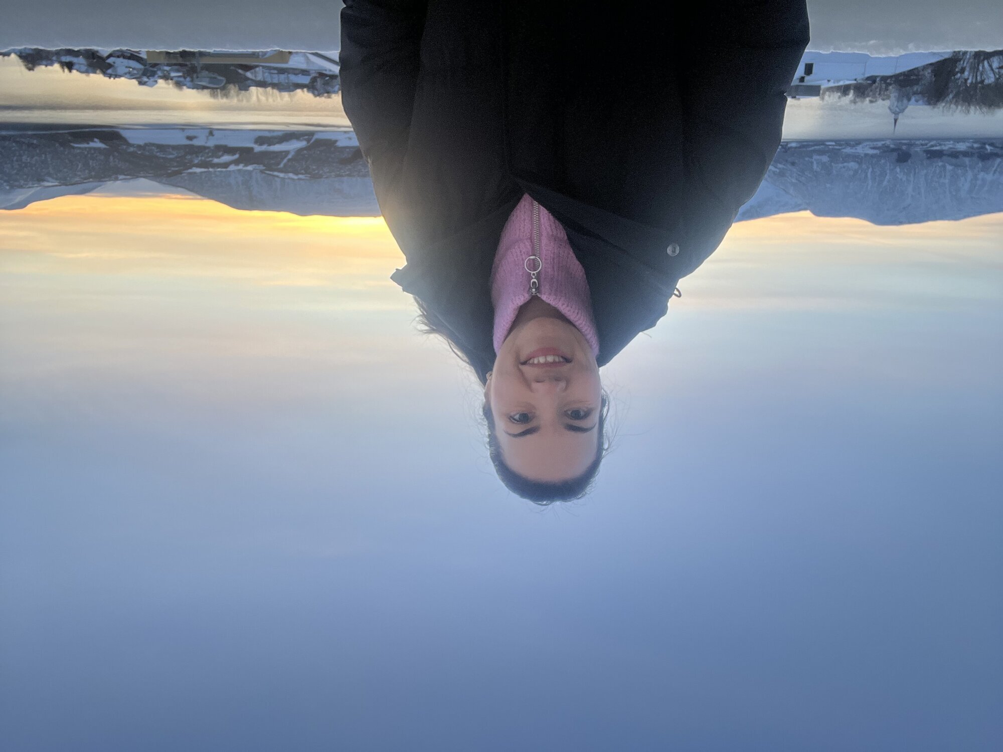 Bildet viser Karina Karlsen på fjellet