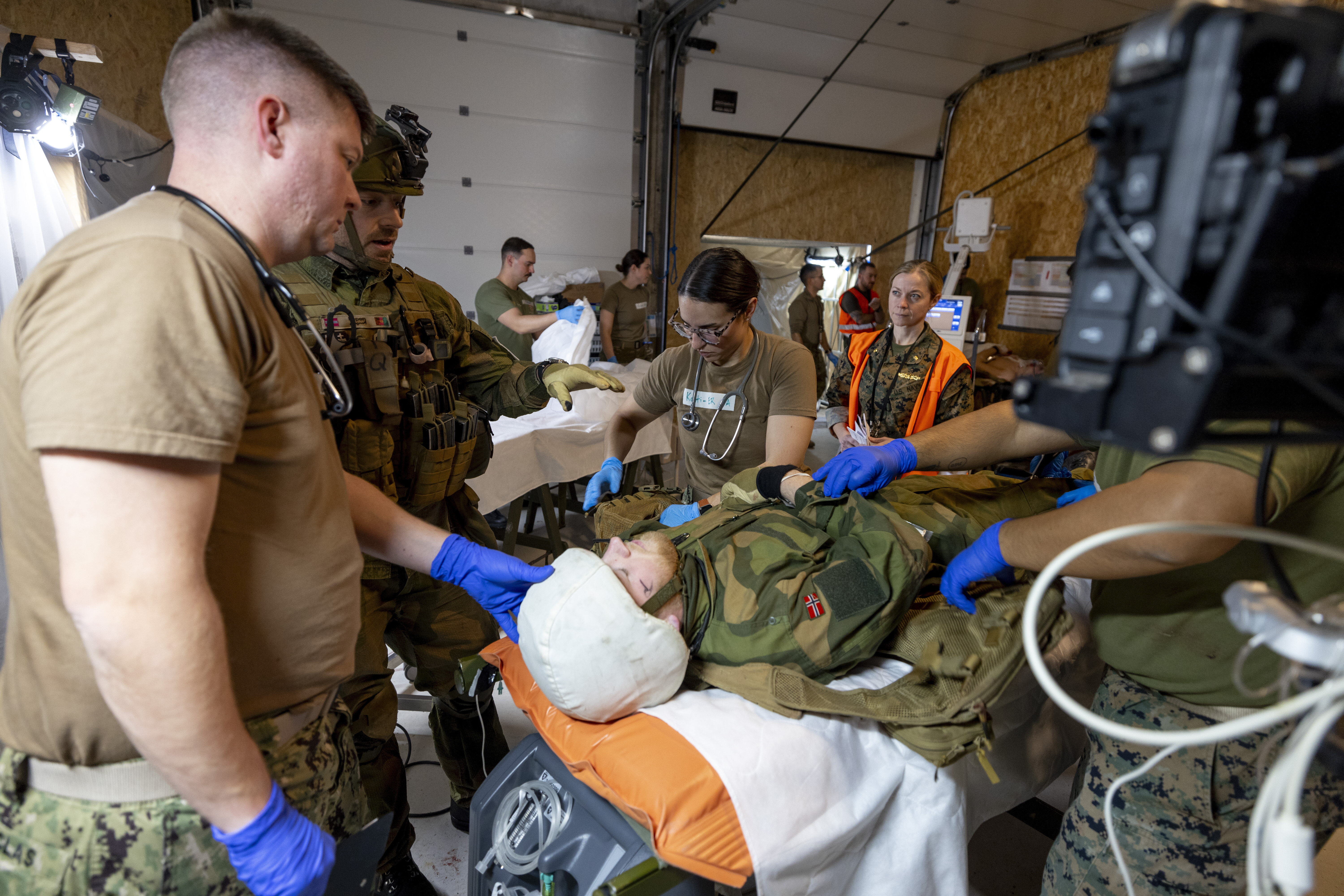 Bildet viser intensivenheten i et feltsykehus.