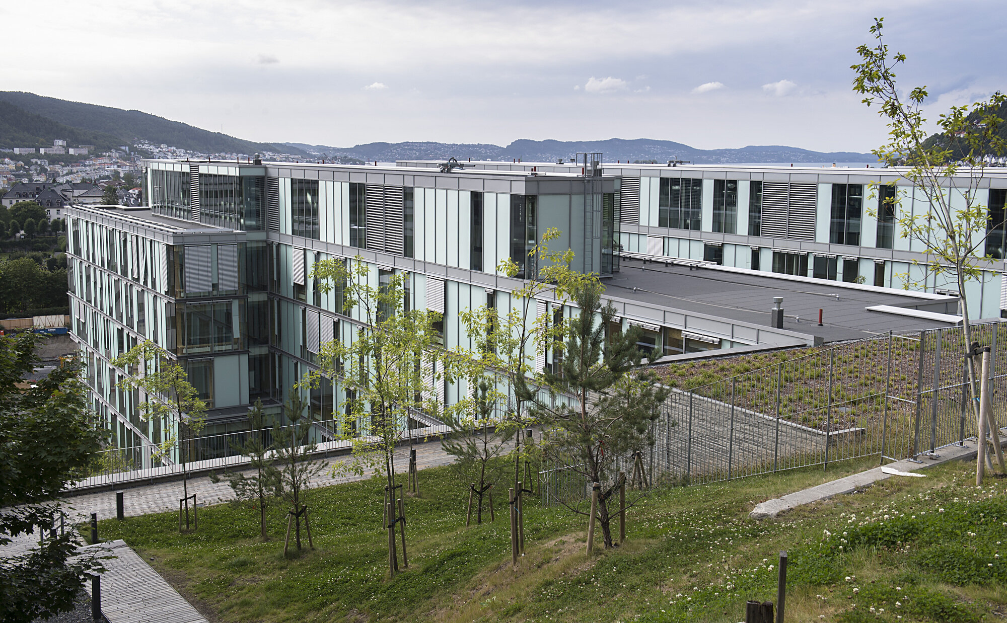 Bildet viser en av bygningene tilknyttet Haukeland universitetssjukehus.