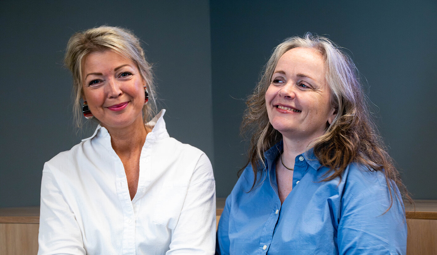 Bilde av programlederne i VID høgskole sin podkast - Laila Hov og Marte Bygstad-Landro