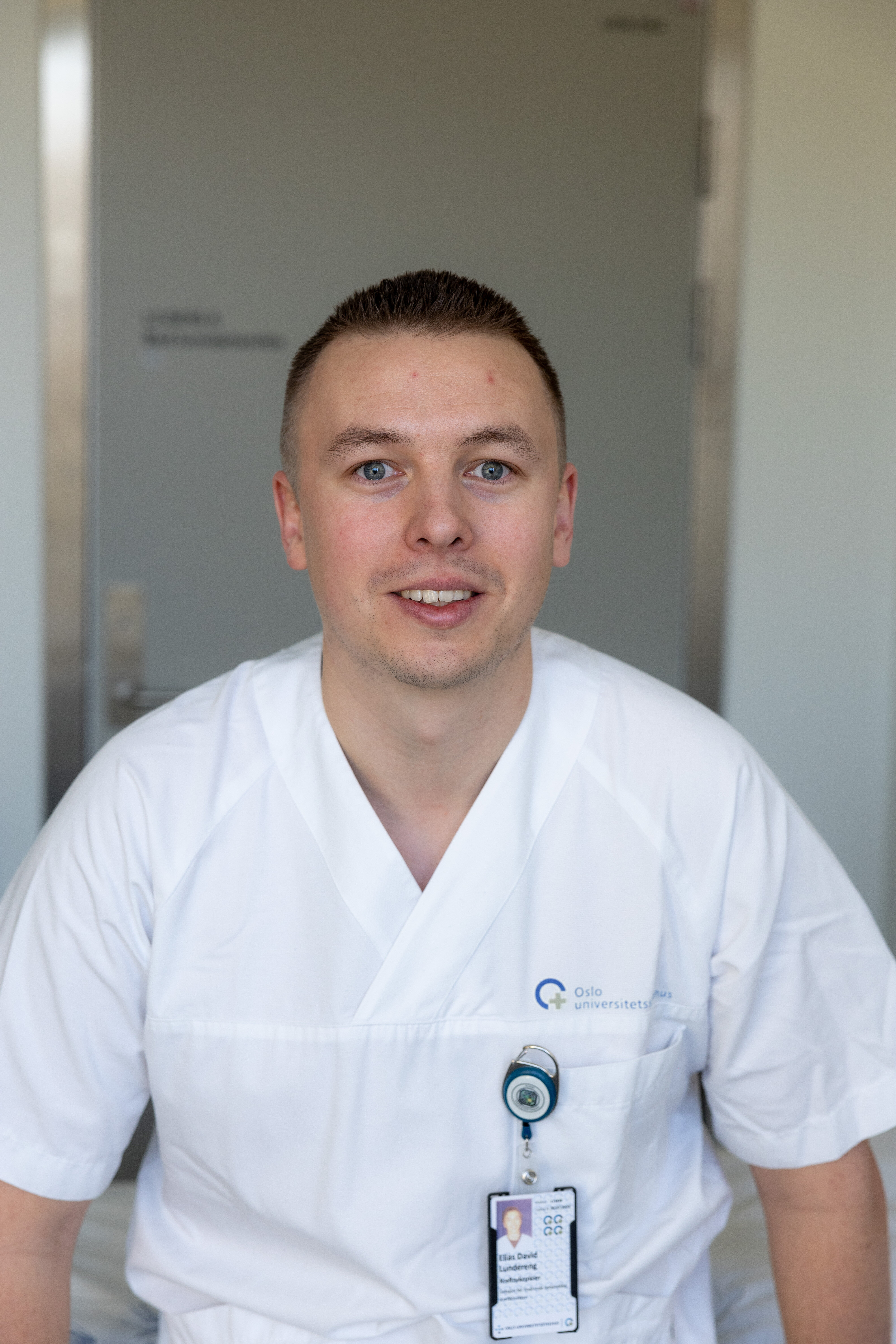 Elias David Lundereng er kreftsykepleier i et PhD-løp.