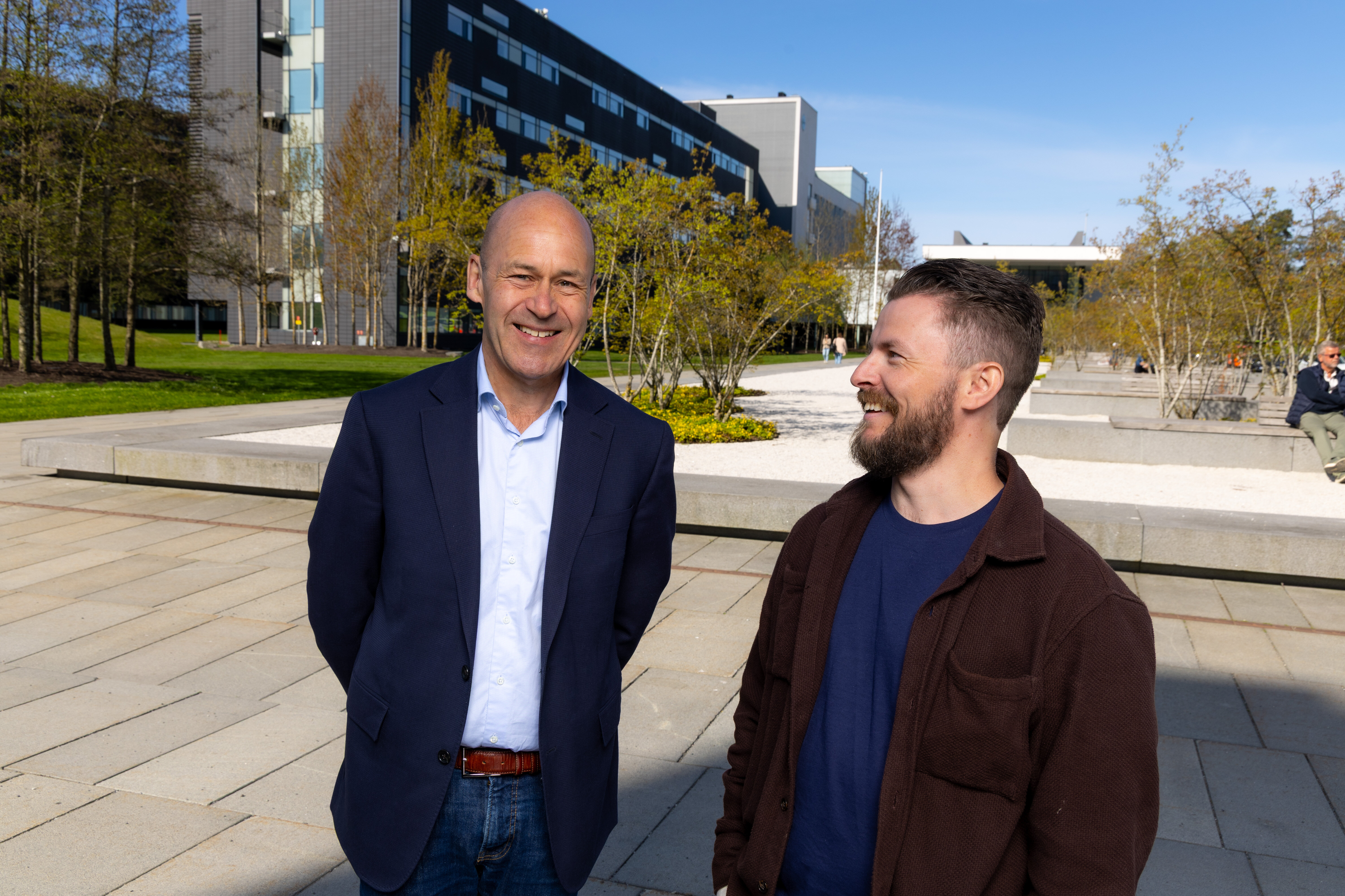 Bildet viser Øystein Mæland og Lasse Johan Thue.