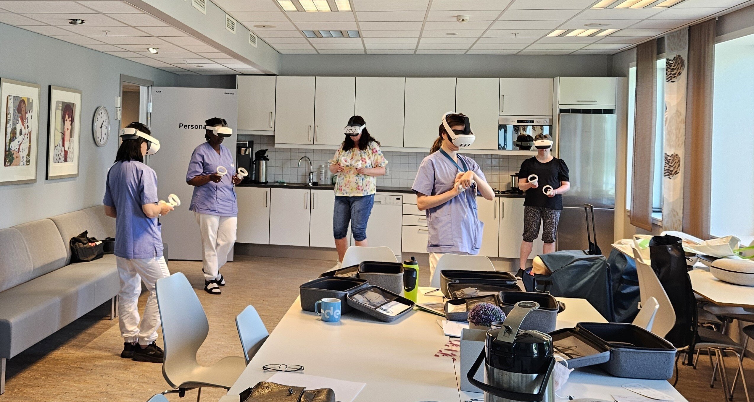 Bildet viser Ansatte fra ansatte fra Hatlane omsorgssenter som utfører del to i TVS-modellen