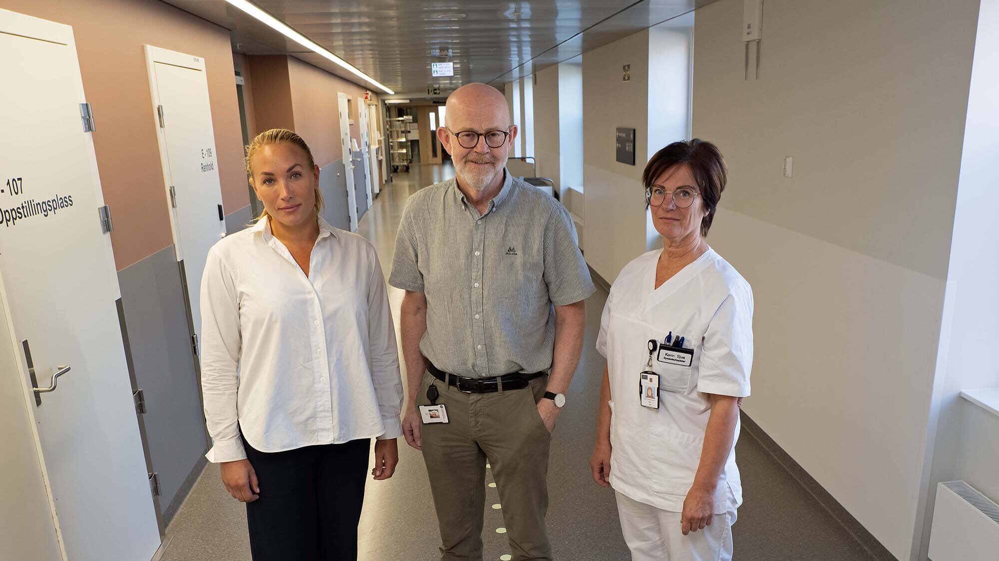 De er klare til å gå ut med digital gravferdsmelding til flere – fra venstre Trine Søndergaard Skov, Ola Asp og Karin Sjue.