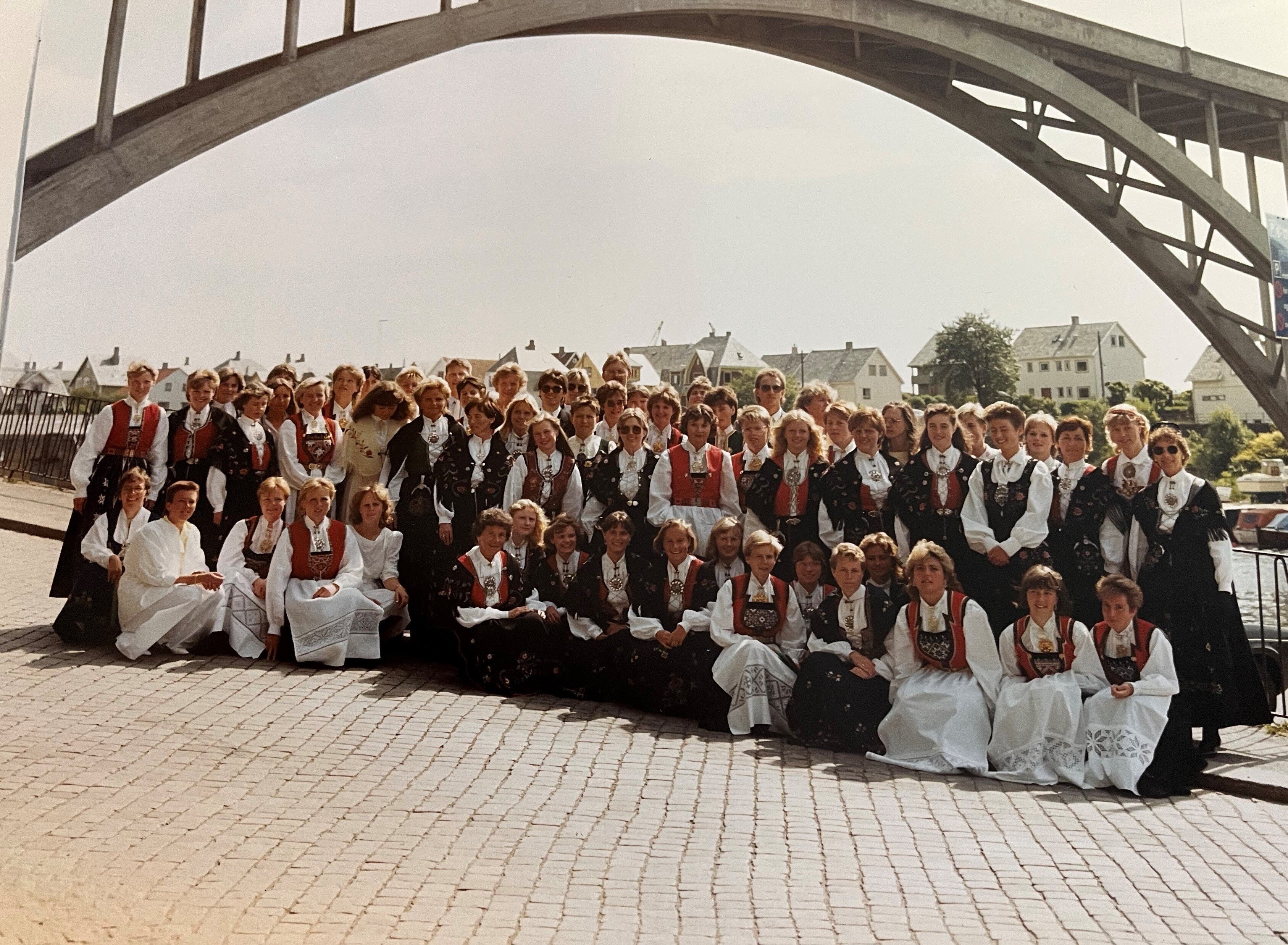 Bildet viser klassebilde fra 1985 Bildet viser klassebilde fra 1985