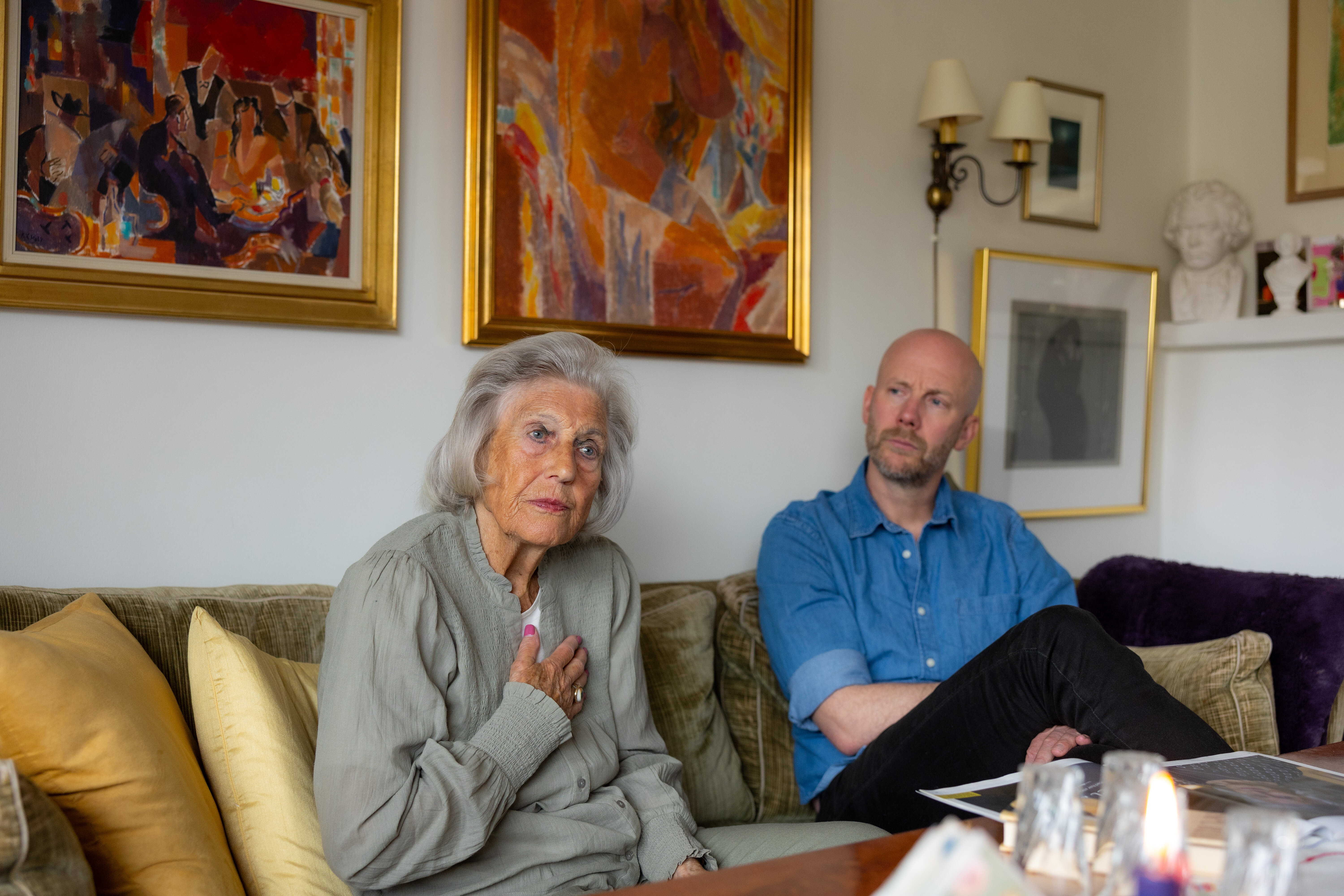 Bildet viser Aud Oftestad og Johan Mjønes.