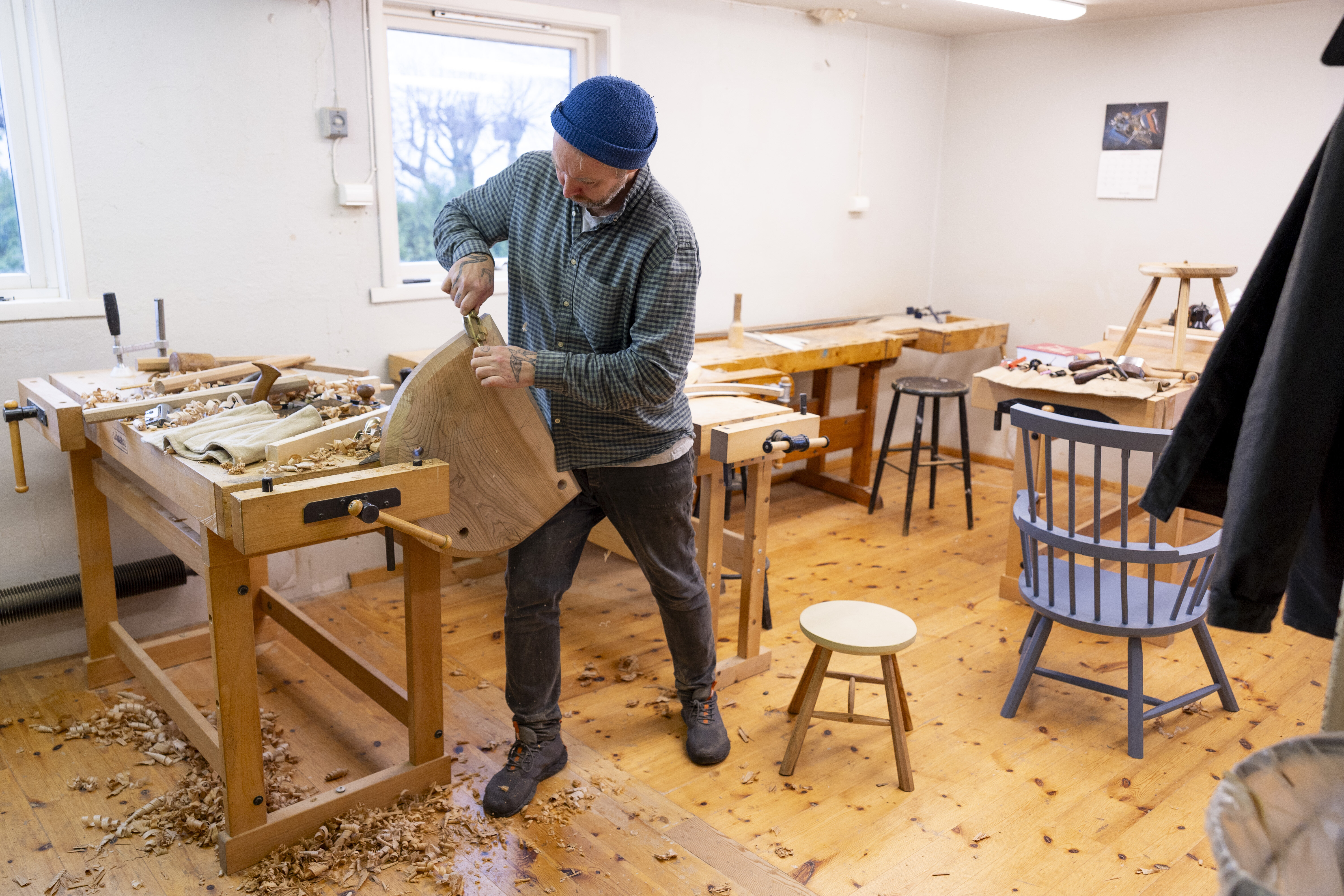 Bildet viser Klaus Skrudland i verkstedet.