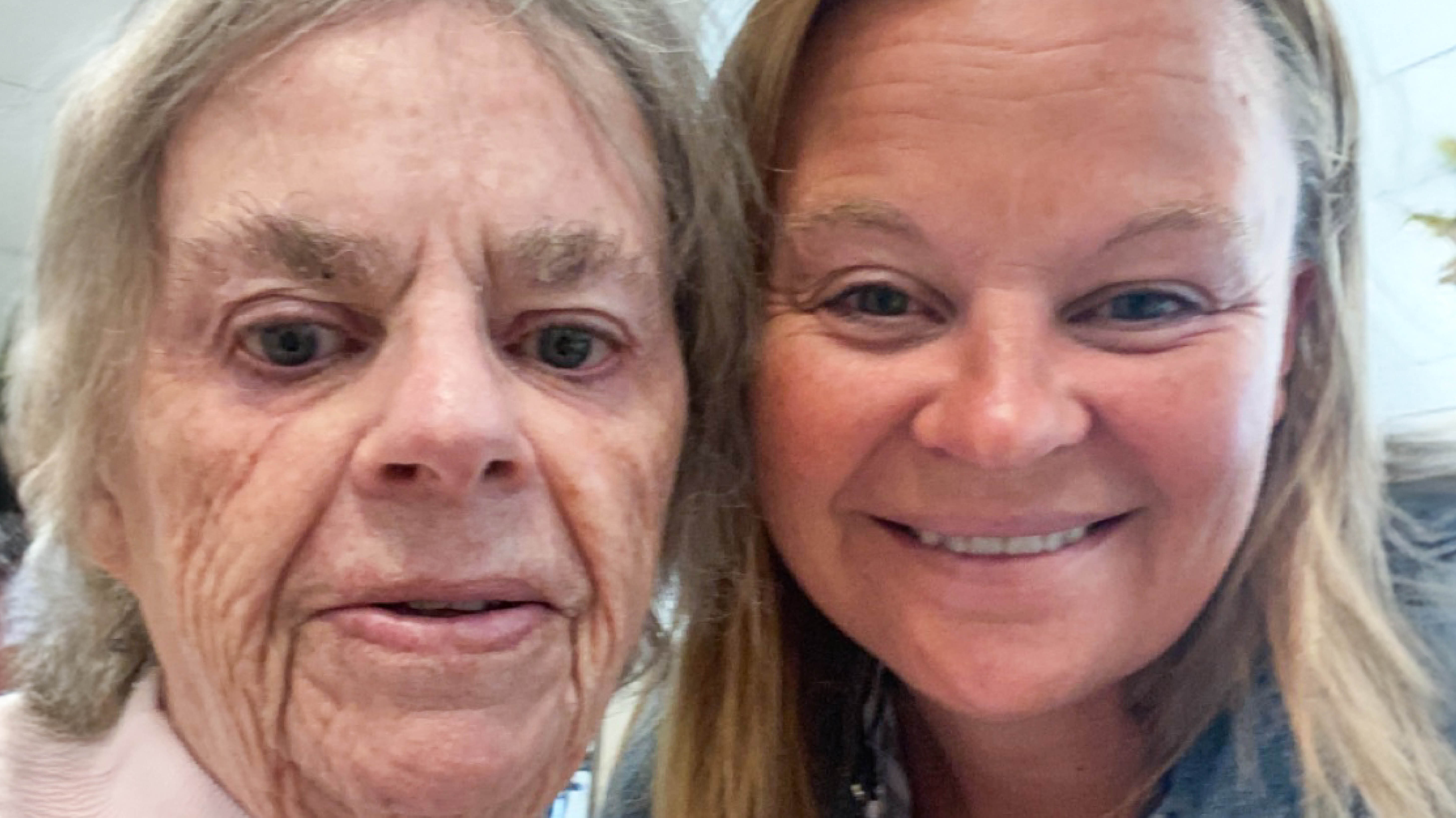 Bildet viser Marianne Danielsen og hennes mor