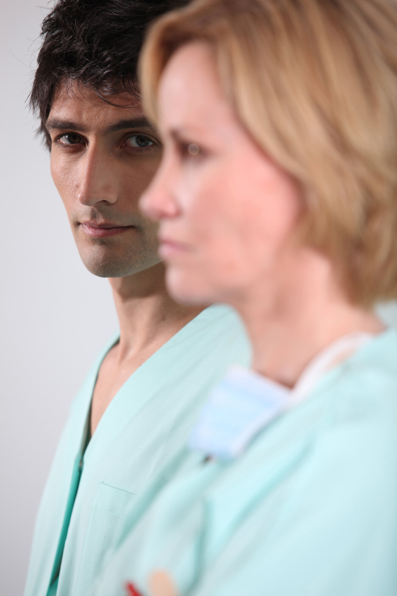 Bilde av en mann og en kvinne i profil. Bilde av en mann og en kvinne i profil.