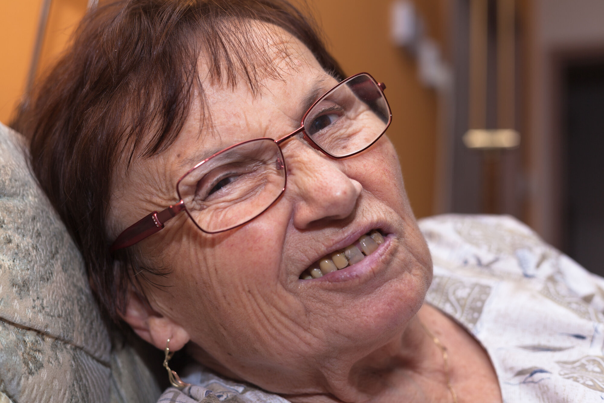 NATURLEGE TENNER: Ein studie frå sjukeheimar i Oslo viste at 70 % av bebuarane hadde naturlege tenner. Dei med naturlege tenner hadde dårlegare munnhygiene enn dei med tannprotesar.