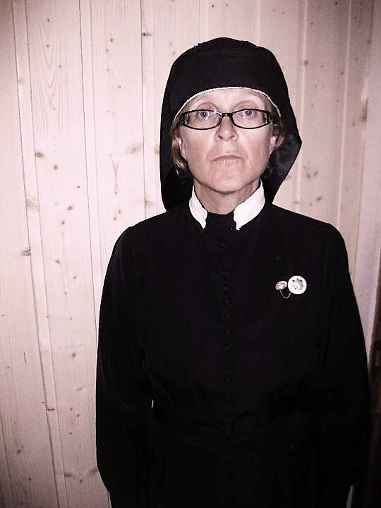 Førsteamanuensis ved UIT Åshild Fause, utkledd som «forstanderinnen».