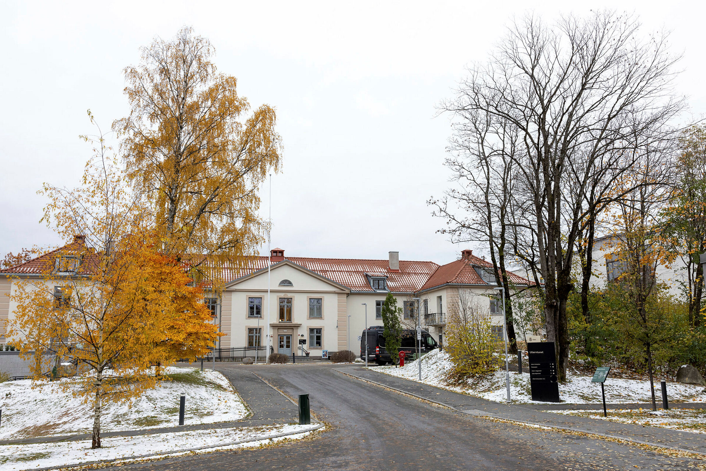 Inngangspartiet til Ullern helsehus i Oslo i november 2023.