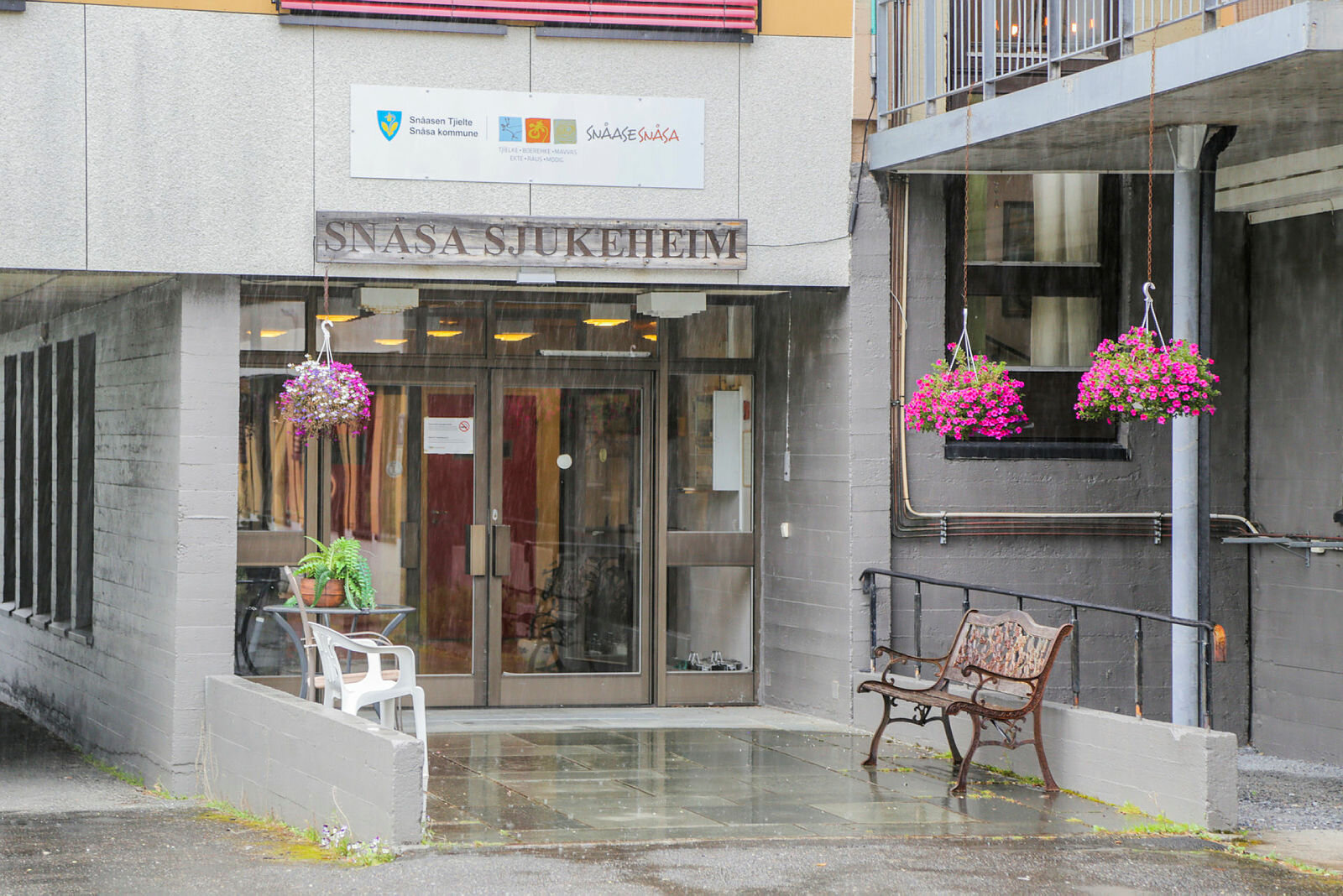 Viser inngangspartiet til SNåsa sykeheim