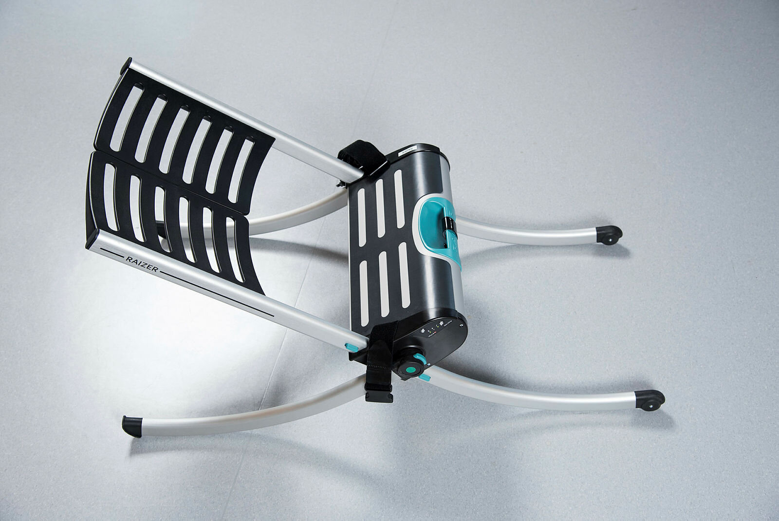 Bildet viser stolen Raizer, et hjelpemiddel for å få personer opp i sittende stilling. Utstilt på Innovatoriet.