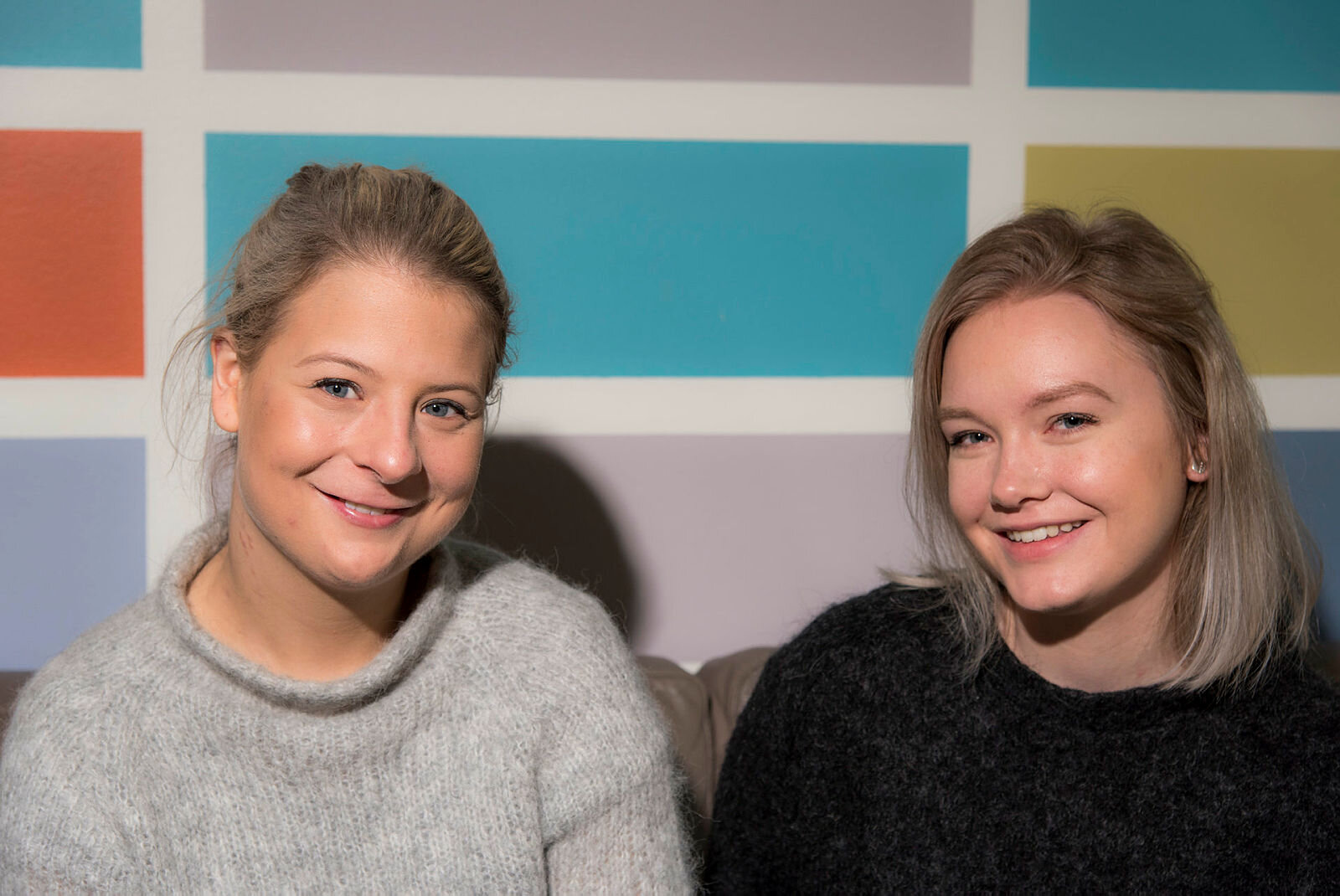 Bildet viser Guro Elshaug Schjønneberg og Josefine Rørvik Skåland.