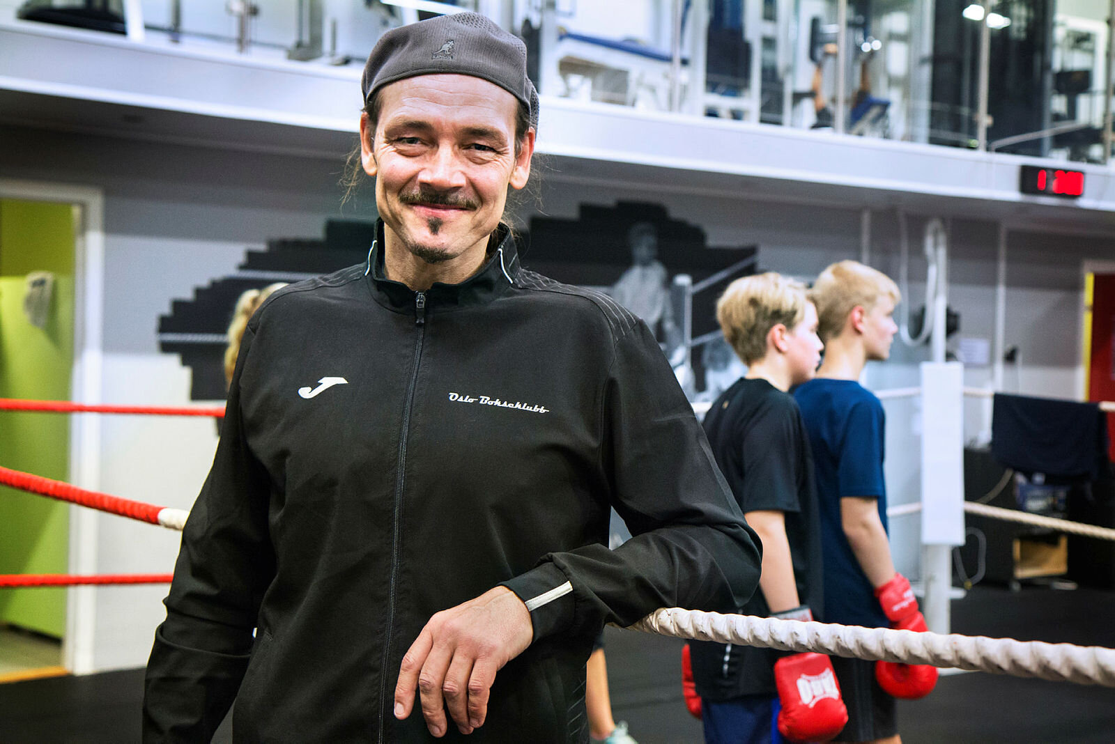 Boksetrener Johnny Carlsen er sertifisert i Rock-Steady-Boxing, og er trener for personer med Parkinsons sykdom 