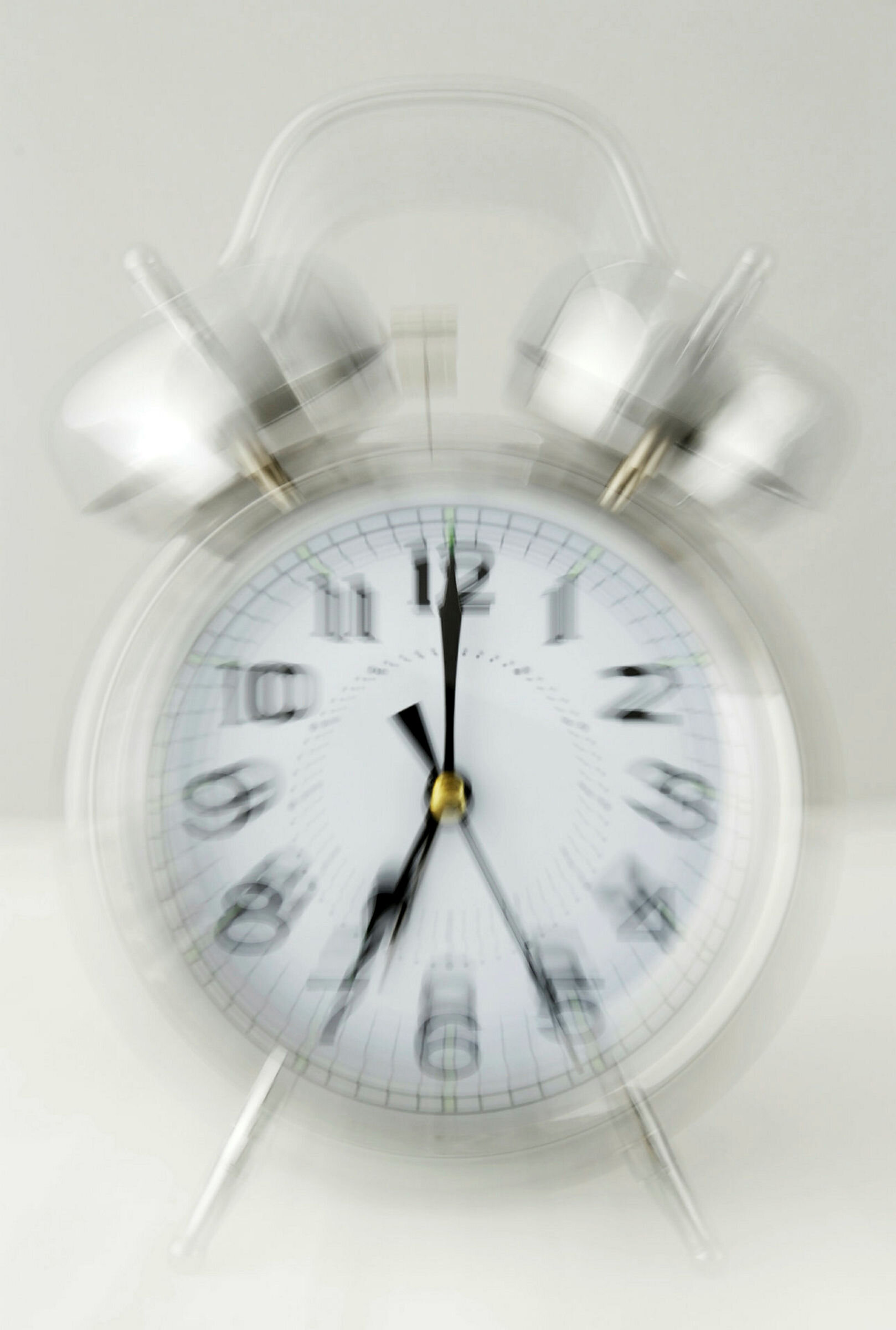 Uklart bilde av vekkerklokke