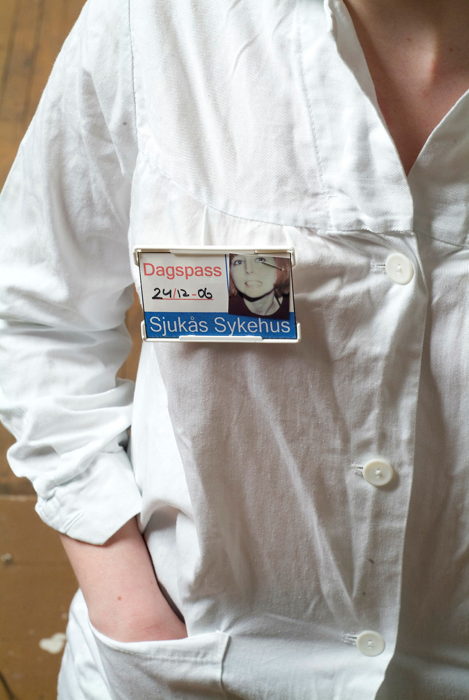 Vikar, skilt. Dagpass. Uniform. 