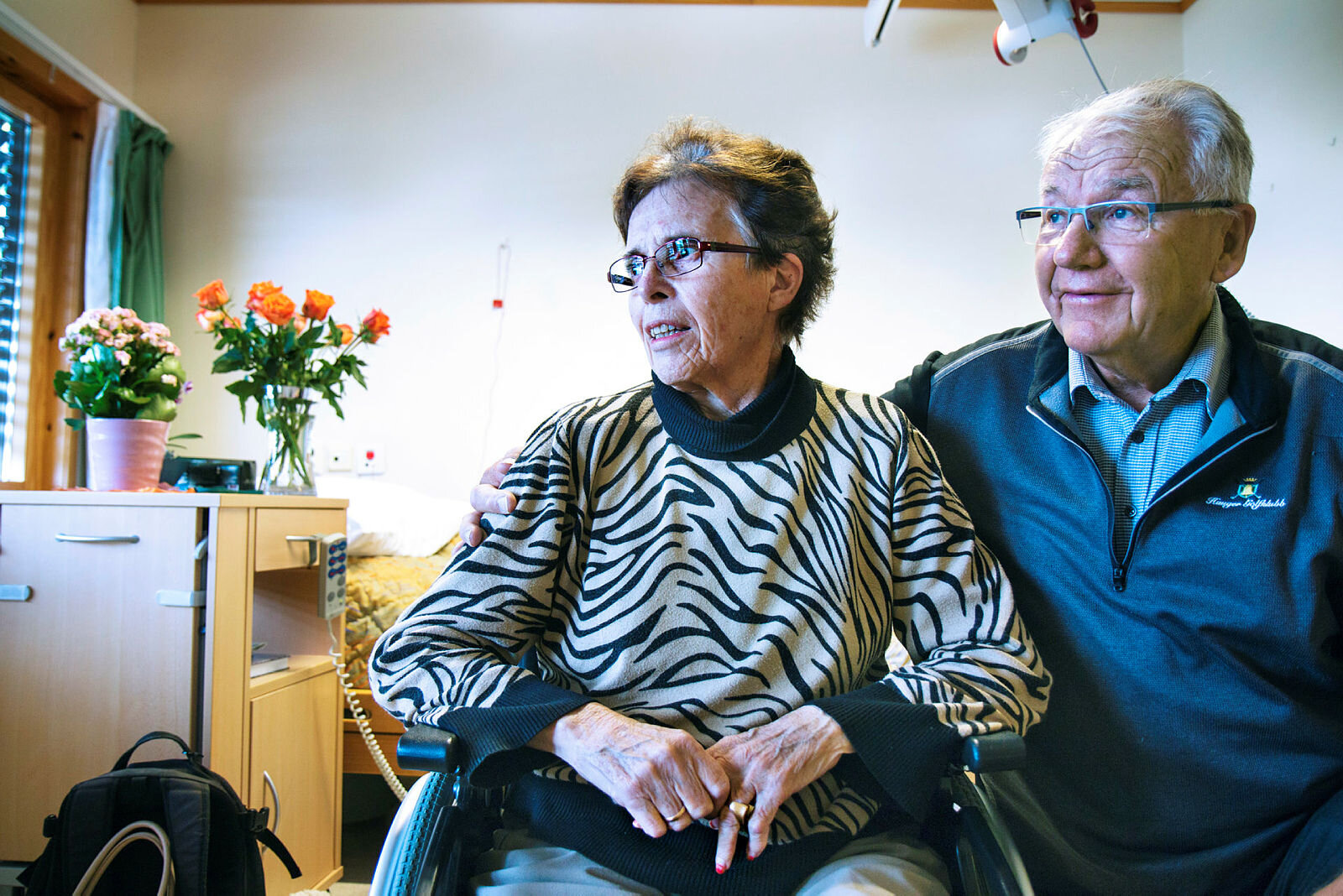 Bjørg og Svein Stuge på Skedsmotun bo- og behandlingssenter. Bjørg har parkinson, Svein er leder i den lokale parkinsonforeningen.