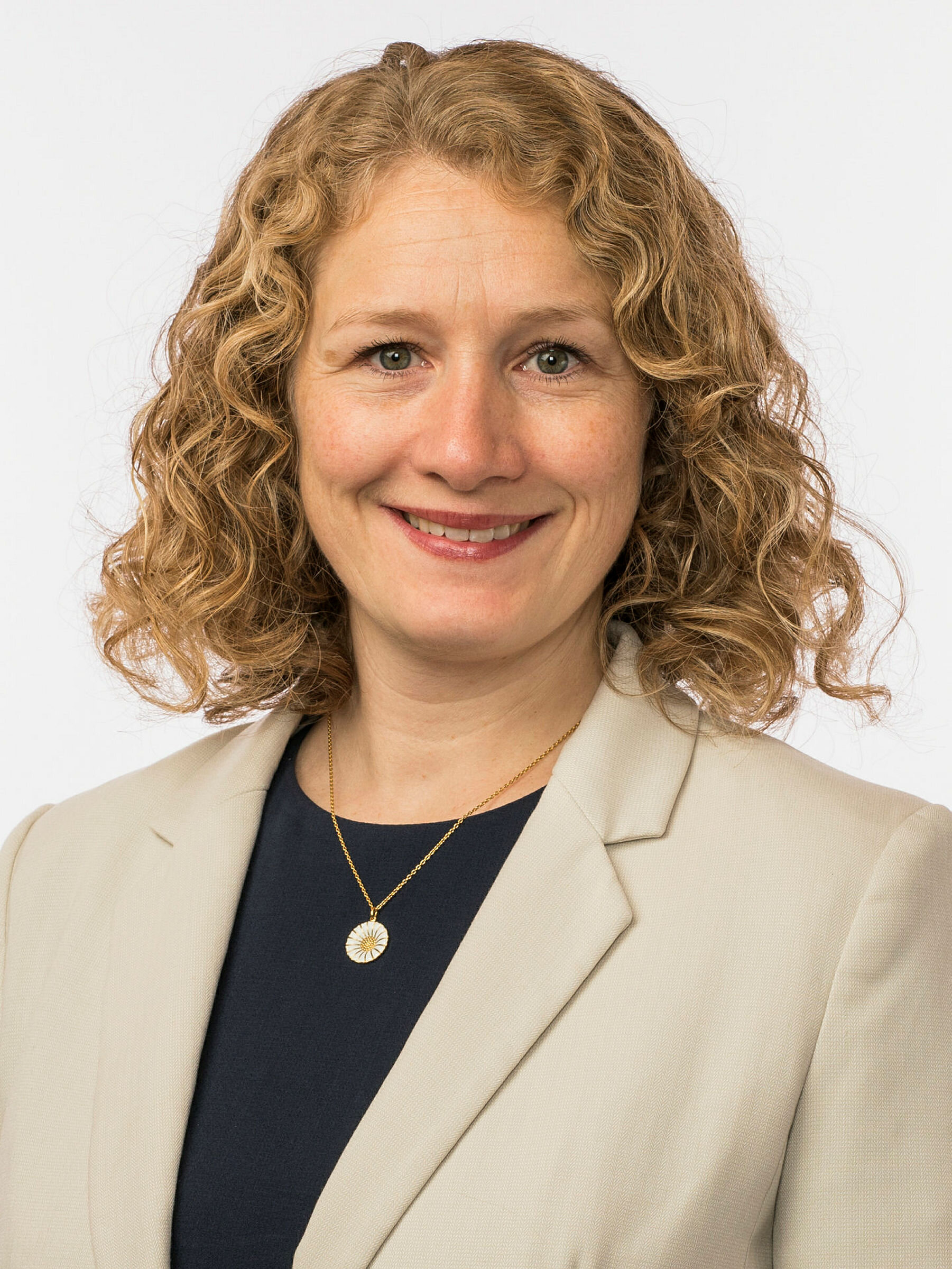 Portrett av stortingsrepresentant Tuva Moflag fra Arbeiderpartiet.