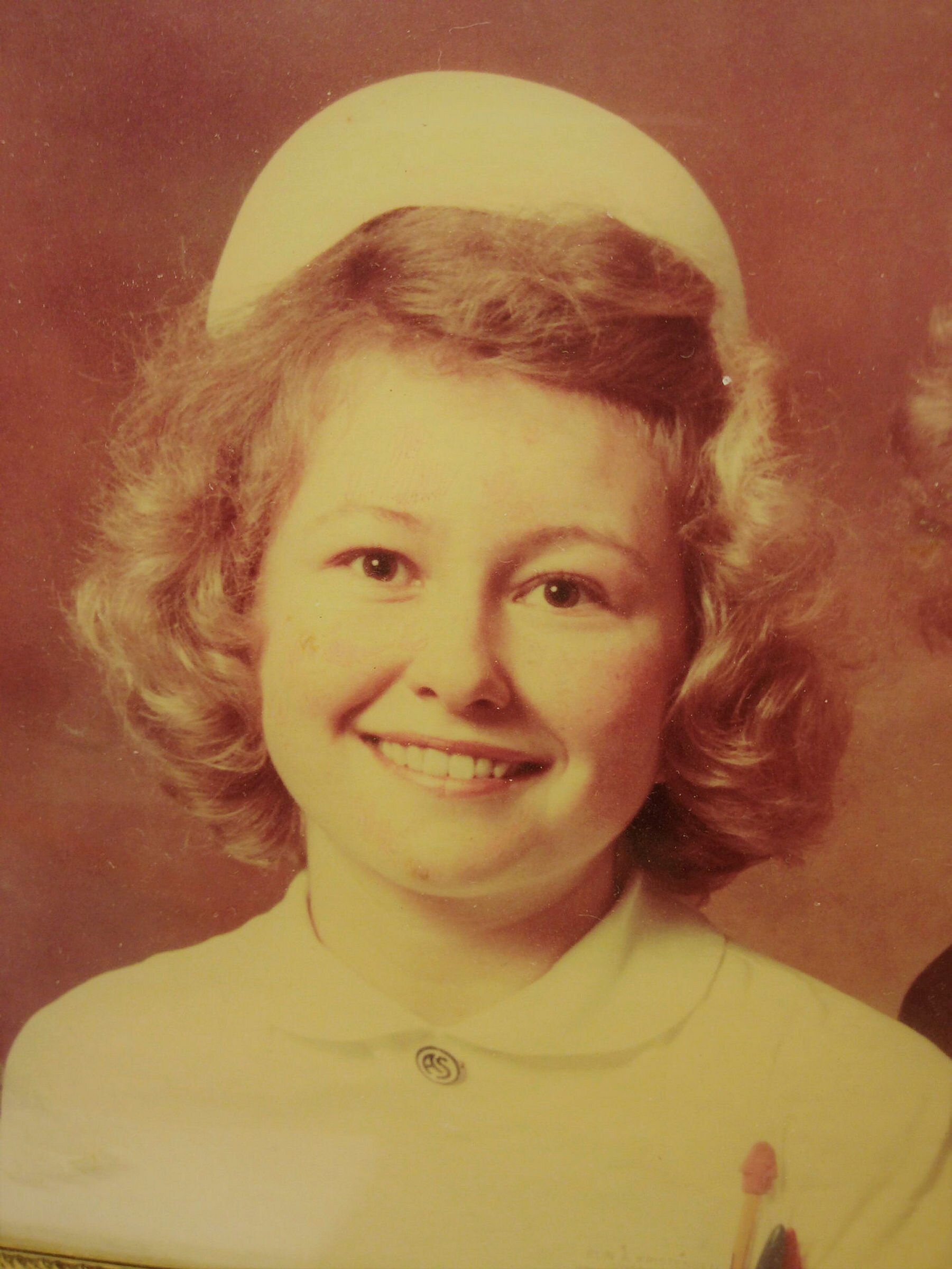 Elin Aamodt, pensjonert sykepleier 2016 - sykepleierstudent 1975