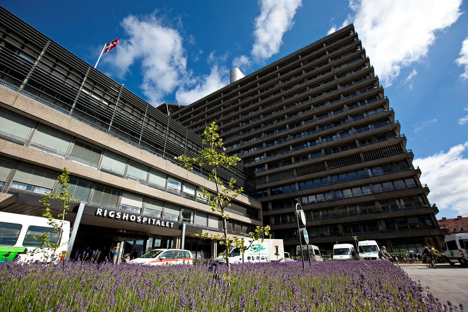 Bildet viser hovedinngangen til Rigshospitalet i København