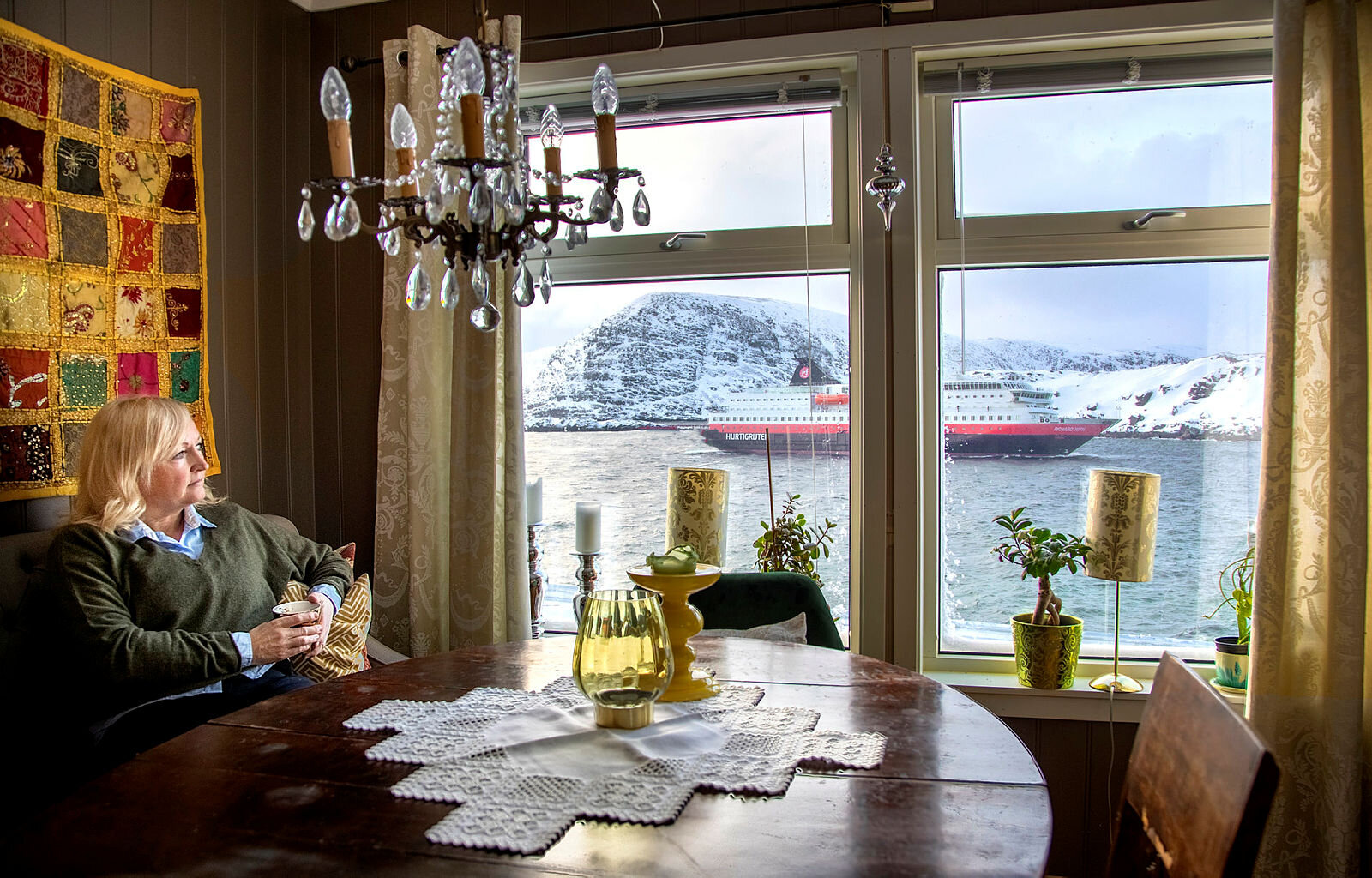 Bildet viser hjemmesykepleier Anne Giæver i Måsøy kommune