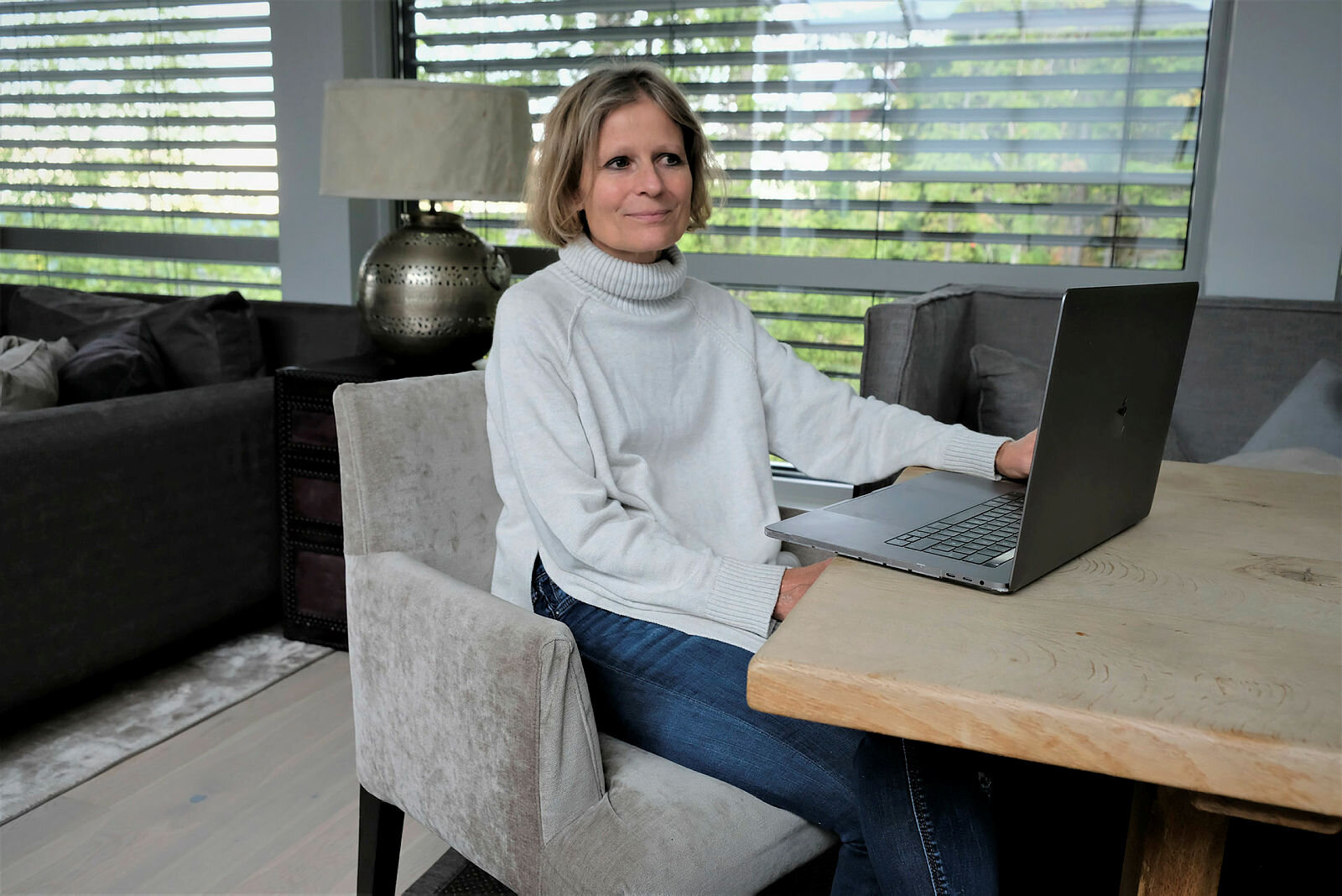 Portrett av Cathrine Nergaard, som grunnla og driver Sykepleiediskusjon.net.