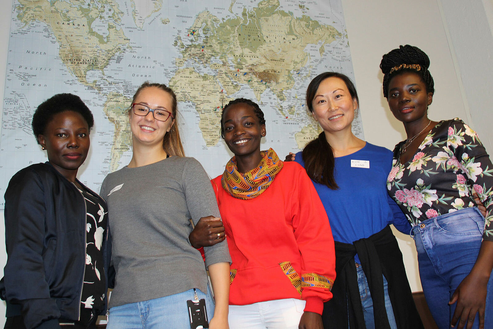 Bildet viser deltakere på skråkkafe for sykepleierstudenter på Campus Drammen.