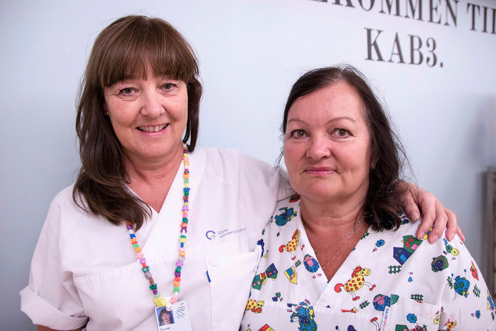 Bildet viser Torunn Berg og Heidi Land.