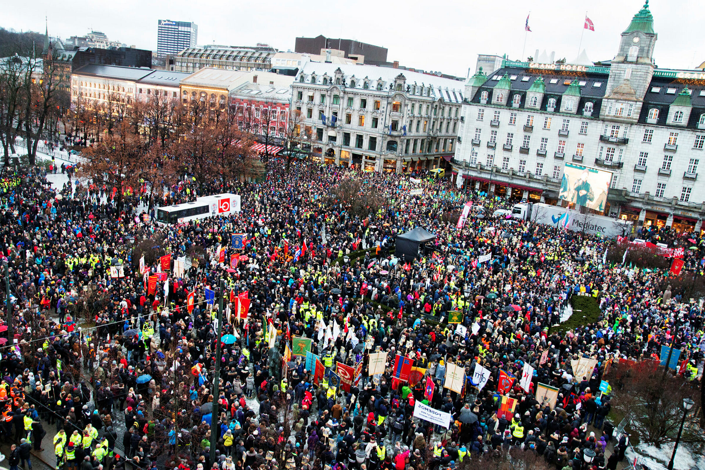 Streik foran Stortinget, forsvar arbeidsmiljøloven