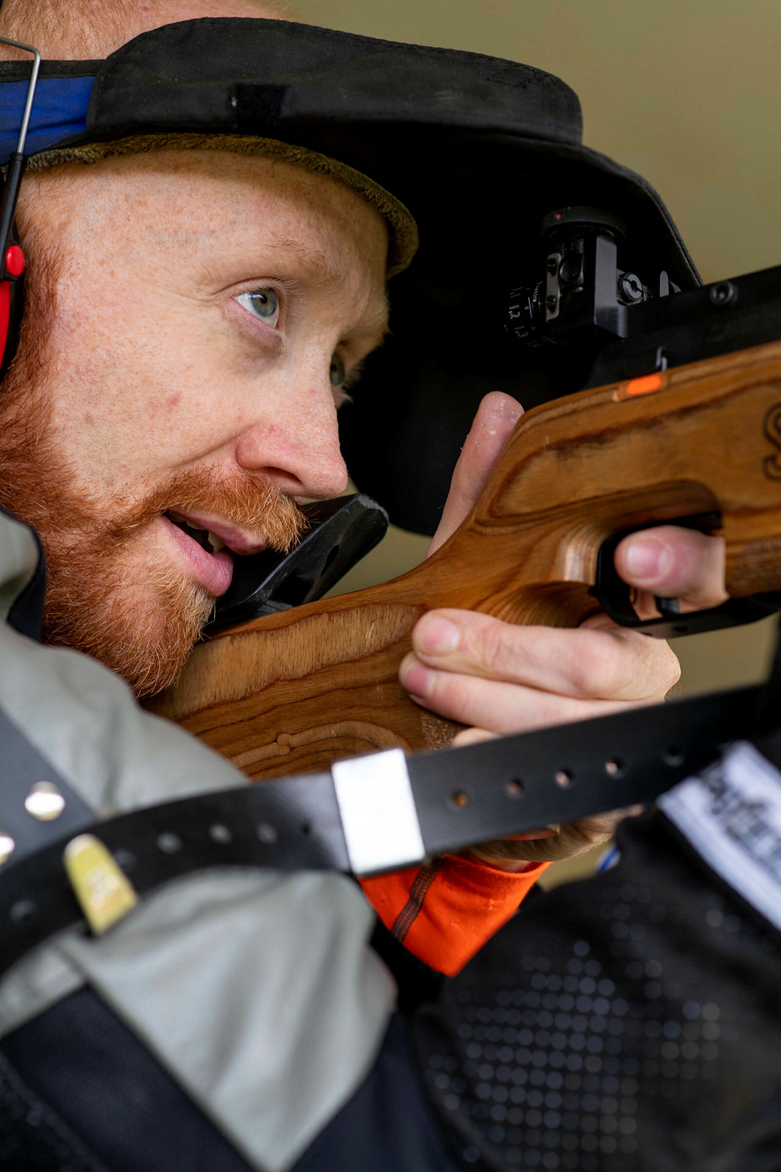 Bildet viser Kenneth Aas på skytterbanen.