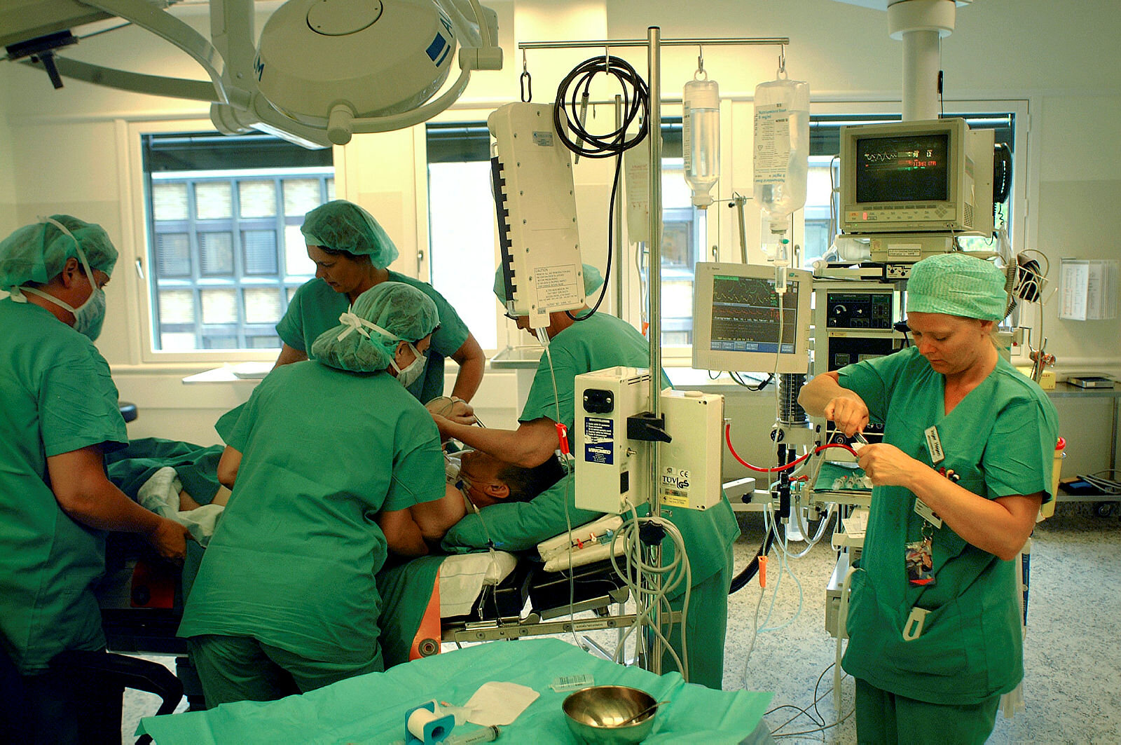 Operasjonsteam i arbeid.