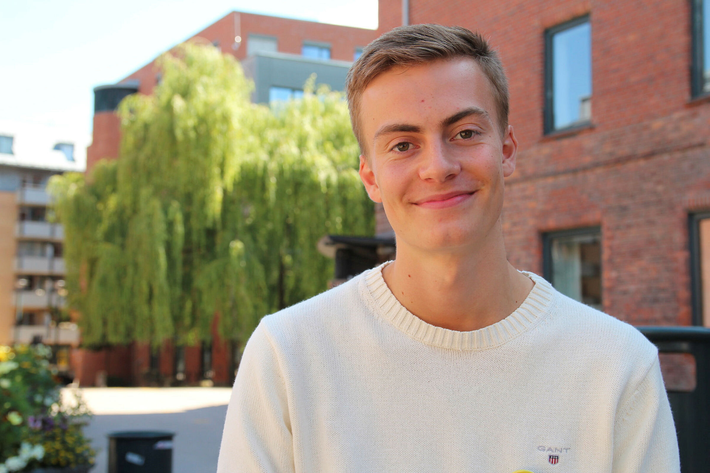 Simen Berge utenfor Oslomet. 