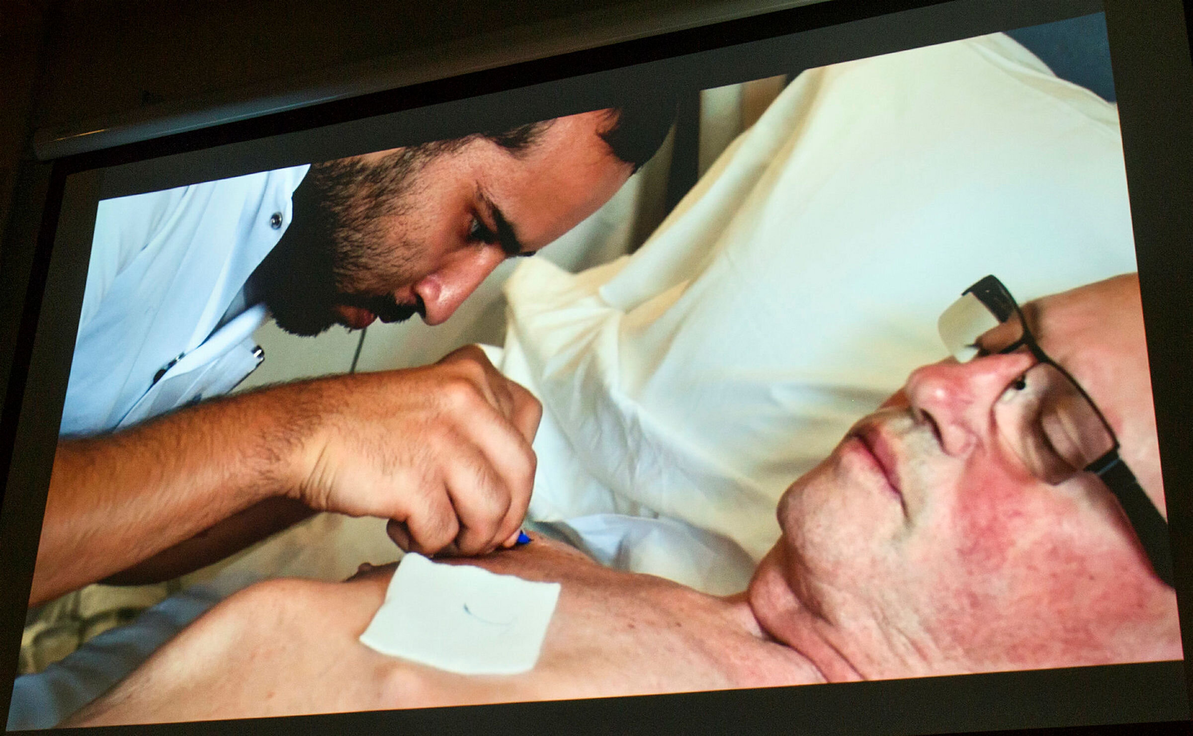 Bilder fra dokumentarfilmen om franske sykepleierstudenter Each and every moment. Regissør: Nicholas Philibert